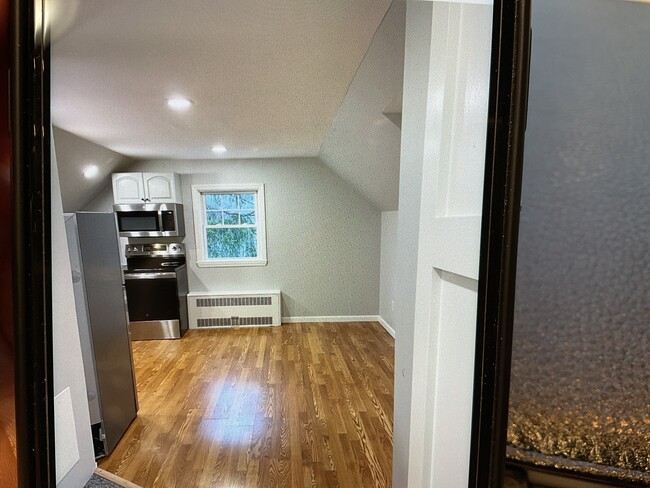 11 Old Bullet Hole Rd, Unit Accessory Apartment