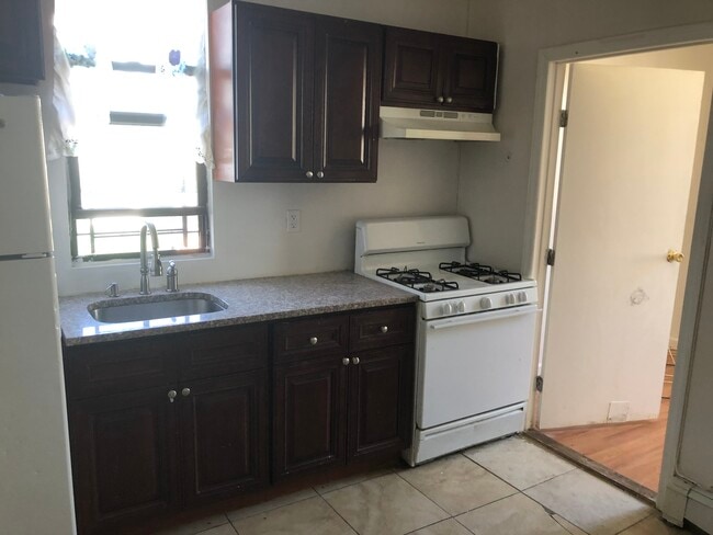 56 Groshon Ave, Unit 3S in Yonkers, NY - Building Photo - Building Photo