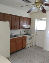408 NE 12th Ave, Unit 2 in Pompano Beach, FL - Foto de edificio - Building Photo