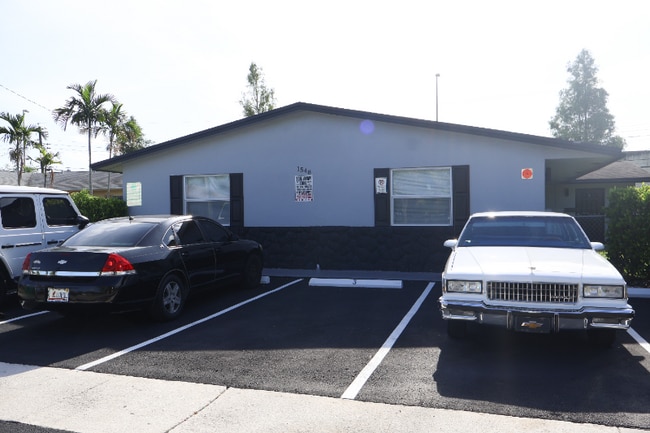 1548 NW 52nd Ave in Lauderhill, FL - Building Photo - Building Photo