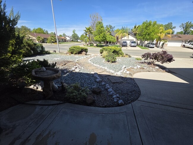 3179 Sunglow Dr in Redding, CA - Building Photo - Building Photo