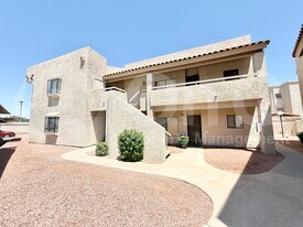11666 N 28th Dr in Phoenix, AZ - Building Photo