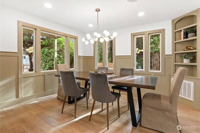 11025 17th Ave NE in Seattle, WA - Building Photo - Building Photo