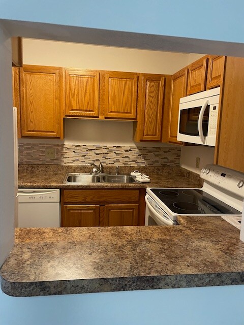 1402 W Jefferson St in Washington, IL - Building Photo