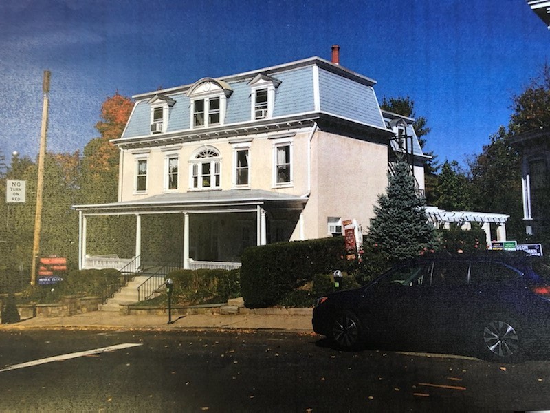 123 N Broad St in Doylestown, PA - Building Photo