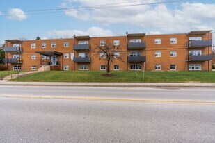 955 10th St E in Owen Sound, ON - Building Photo