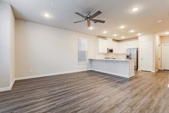 18427 Idyllic Aly in Shenandoah, TX - Foto de edificio - Building Photo