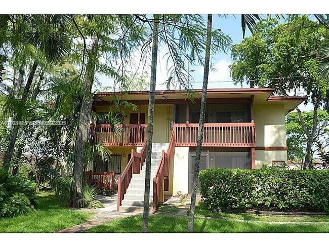 2046 NW 43 Terrace in Lauderhill, FL - Building Photo - Building Photo