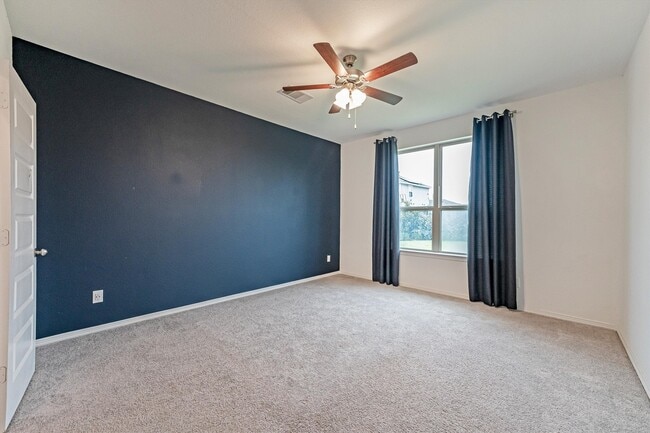 property at 5806 Aurora Grns Ln