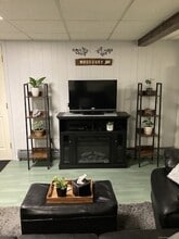 65 Hard Hill Rd in Woodbury, CT - Building Photo - Building Photo