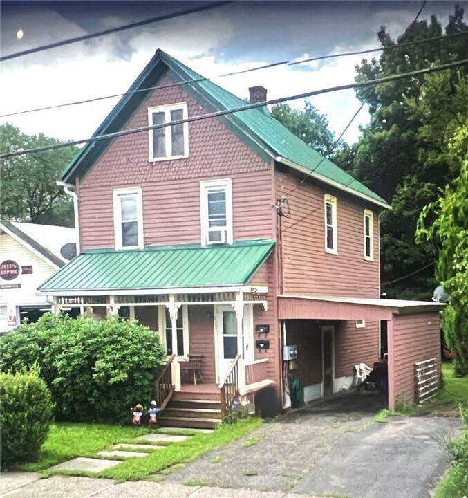 229 Jersey Ave in Port Jervis, NY - Building Photo