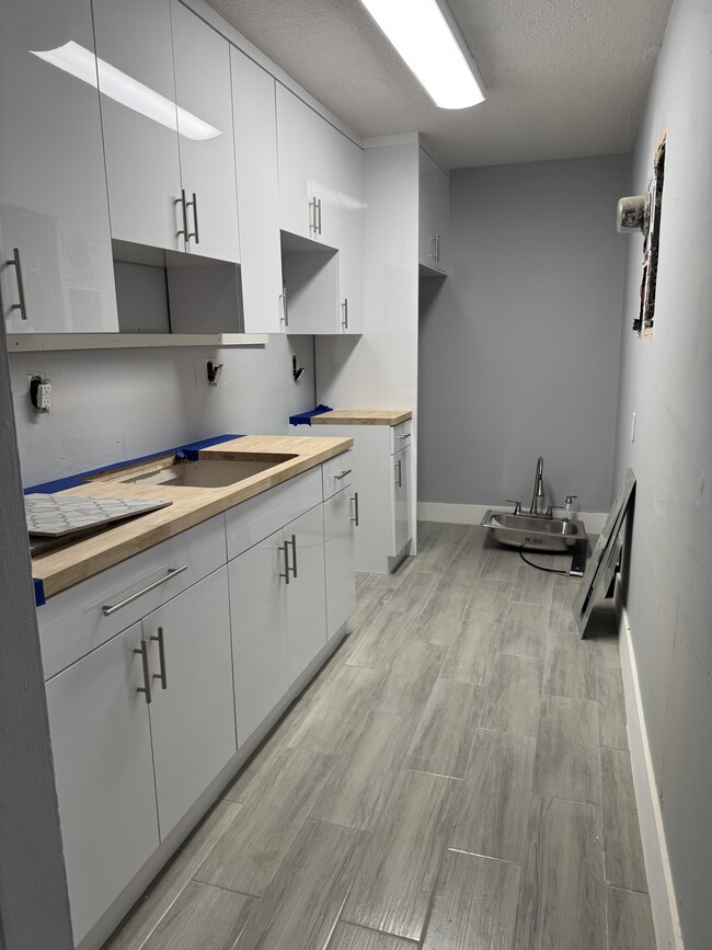 760 W 30th St, Unit A2 in Hialeah, FL - Building Photo - Building Photo