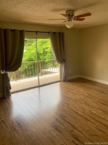 14117 SW 66th St-Unit -H1 in Miami, FL - Foto de edificio - Building Photo