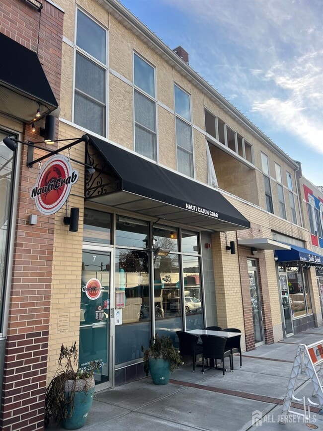 9/11 New St in Metuchen, NJ - Foto de edificio - Building Photo