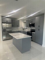 16900 NW 36th Ave in Miami Gardens, FL - Building Photo