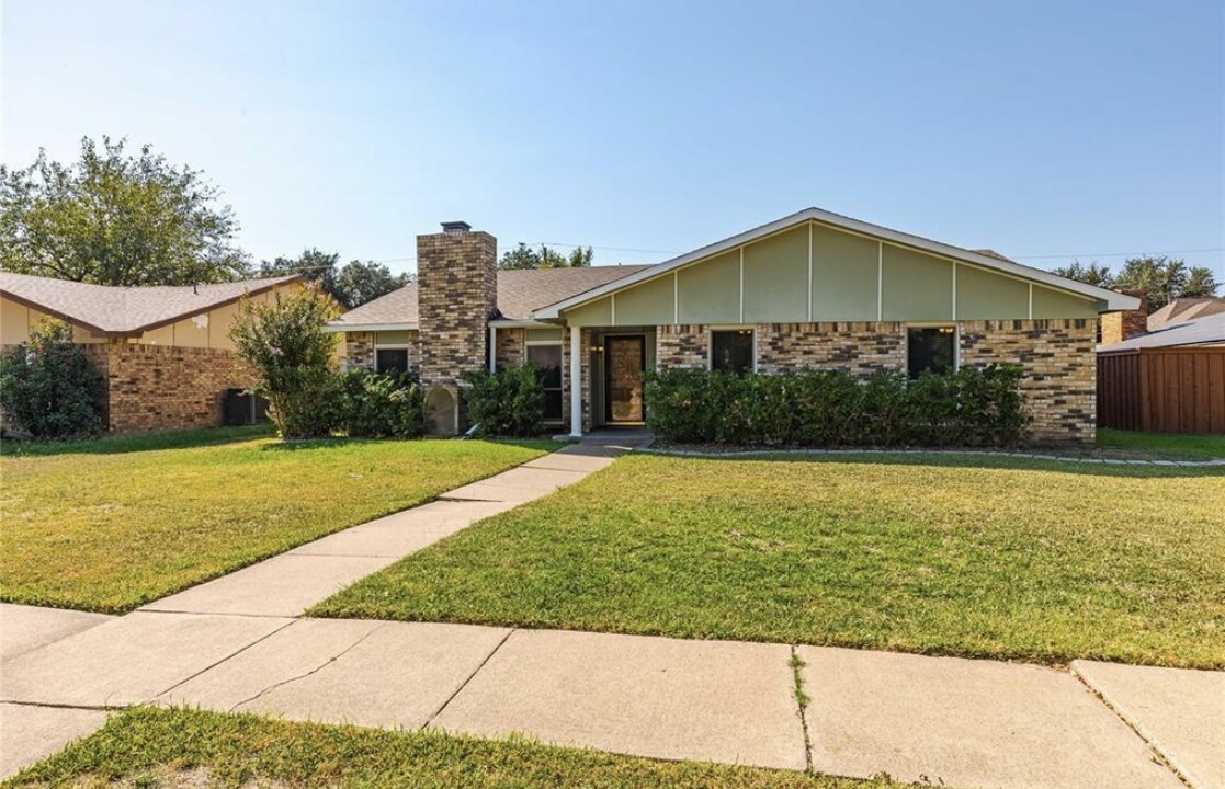 3001 Powell Dr in Rowlett, TX - Foto de edificio