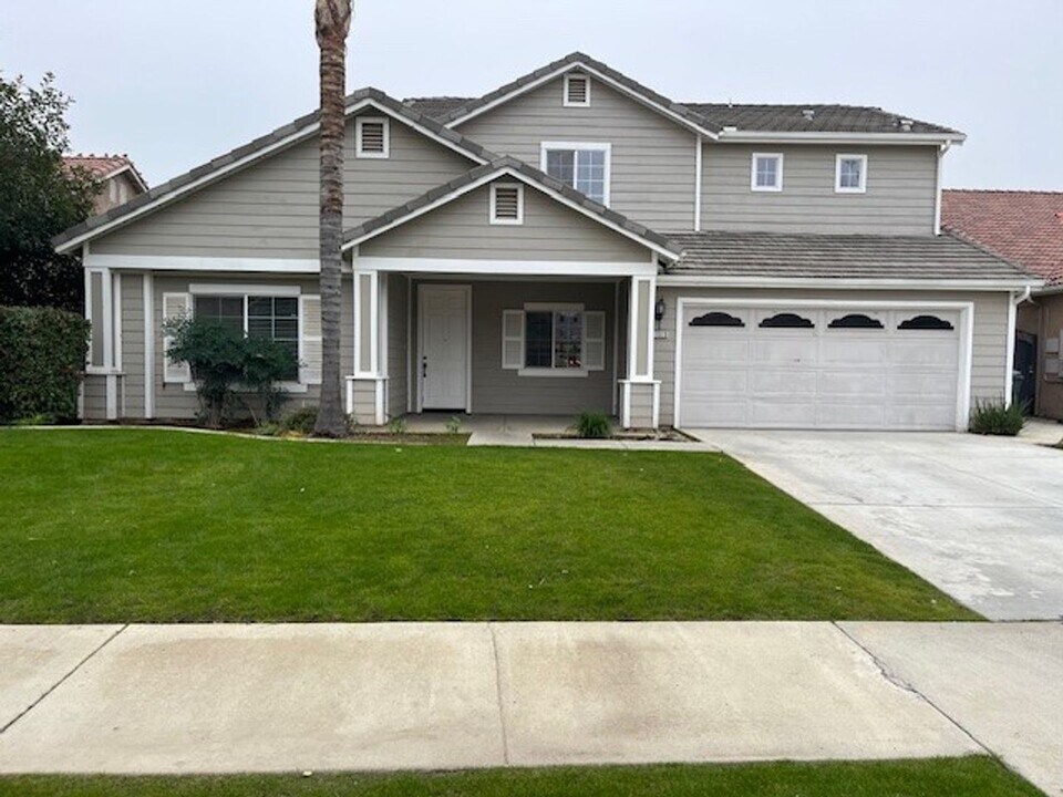 11515 Presidential Rd in Bakersfield, CA - Building Photo