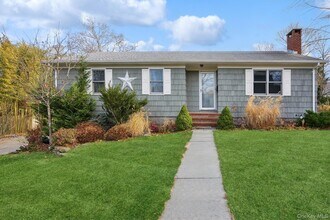 46 Bayview Ave in Sag Harbor, NY - Building Photo - Building Photo