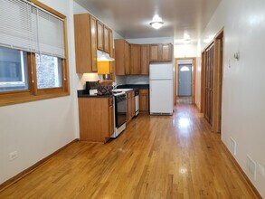1446 N Campbell Ave-Unit -2 in Chicago, IL - Building Photo - Building Photo