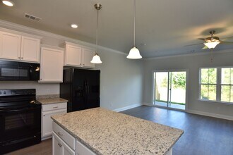 74 Horizon Ln in Richmond Hill, GA - Building Photo - Building Photo