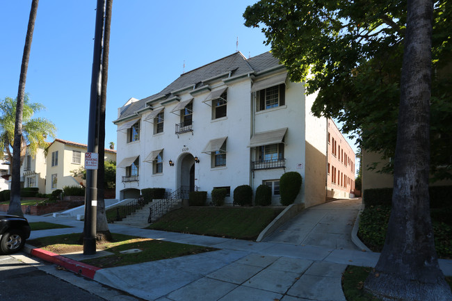 1220 N Brand Blvd in Glendale, CA - Foto de edificio - Building Photo