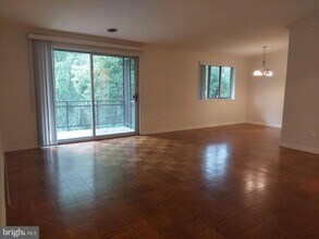10400 Rockville Pike in North Bethesda, MD - Building Photo - Building Photo