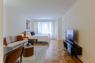 30 Park Ave, Unit SI ID1013675P in New York, NY - Building Photo