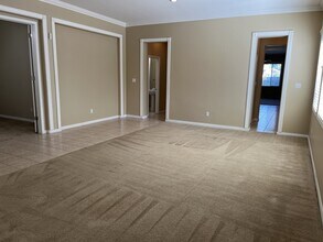9602 Cheyenne Dr in Bakersfield, CA - Building Photo - Building Photo