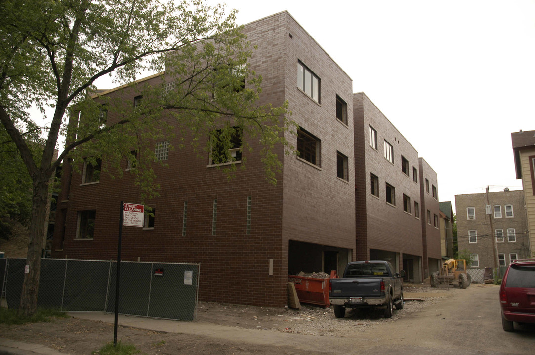 1216-1222 W Carmen Ave in Chicago, IL - Building Photo