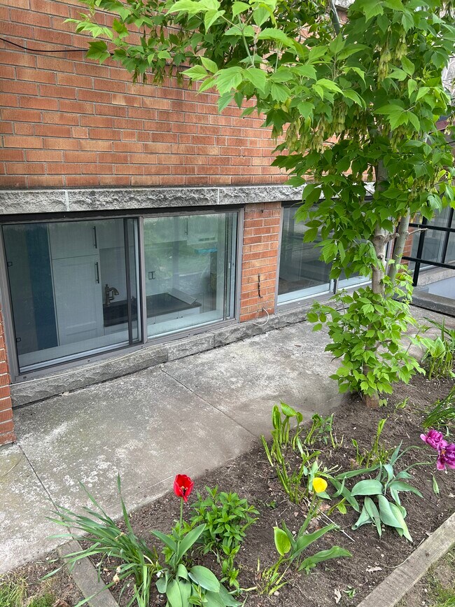 1254 Fennell Av E in Hamilton, ON - Building Photo - Building Photo