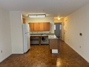 1385 Shattuck Ave in Berkeley, CA - Building Photo - Interior Photo