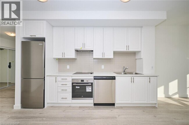 461 Green Rd in Hamilton, ON - Building Photo - Building Photo