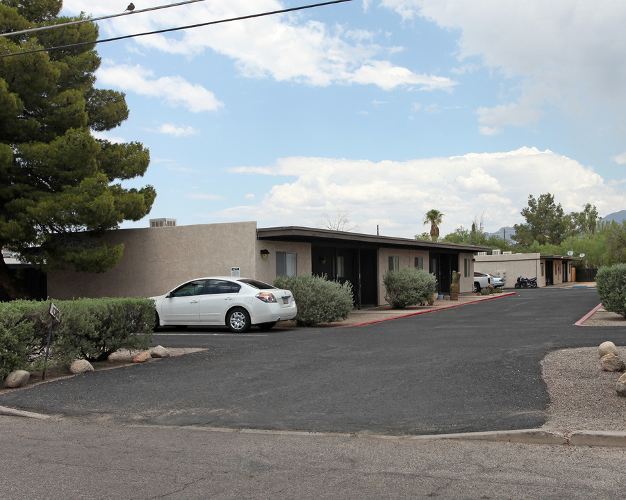 Palo Verde Plaza Apartments in Tucson, AZ - Foto de edificio