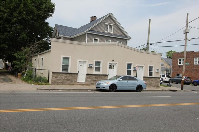 211-C S Franklin St in Hempstead, NY - Building Photo - Building Photo