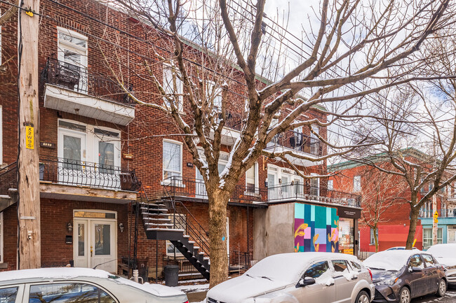 1950-1962 Gilford St in Montréal, QC - Building Photo - Building Photo