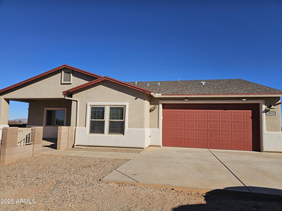 7810 E Sky Island Pl in Hereford, AZ - Building Photo