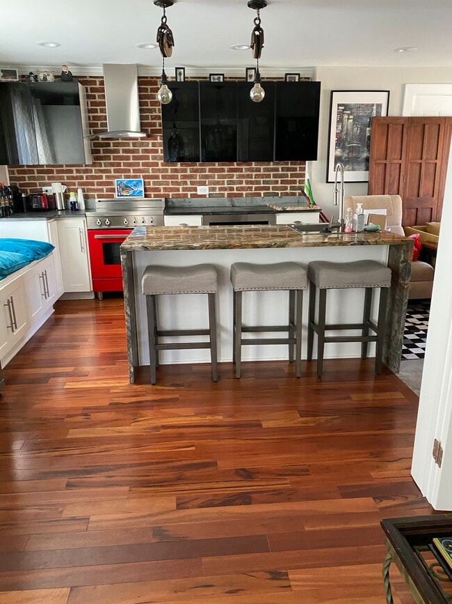 property at 2502 Valley Way