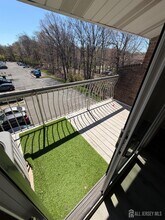 510 Edison Glen Terrace in Edison, NJ - Building Photo - Building Photo