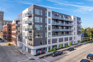 Quartet Apartments in Milwaukee, WI - Building Photo