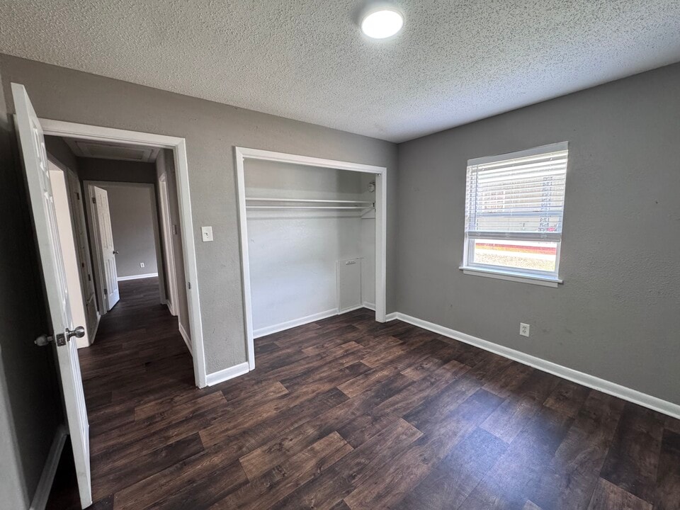1305 W 48th St in North Little Rock, AR - Foto de edificio