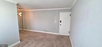 2301 Farrington Ave in Alexandria, VA - Building Photo