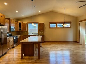 20876 Top Knot Ln in Bend, OR - Building Photo - Building Photo