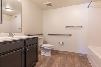 Morton Estates in Morton, IL - Foto de edificio - Interior Photo
