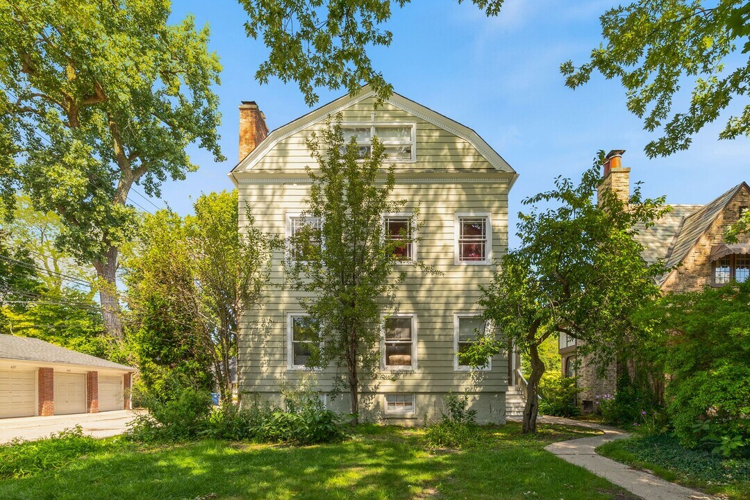 627 Library Pl in Evanston, IL - Foto de edificio