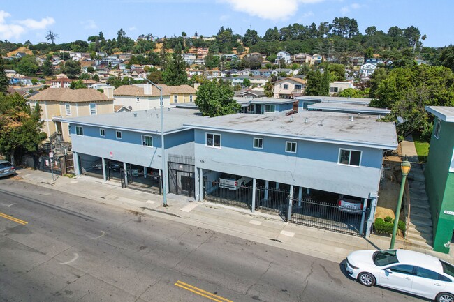 9244 MacArthur Blvd in Oakland, CA - Building Photo - Building Photo