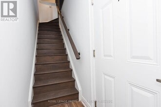 40 Lunar Cres in Mississauga, ON - Building Photo - Building Photo