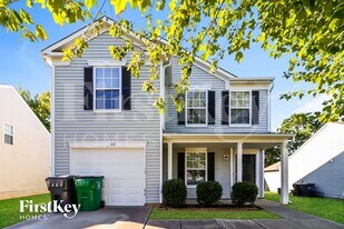 811 Swearngan Ridge Ct in Charlotte, NC - Building Photo