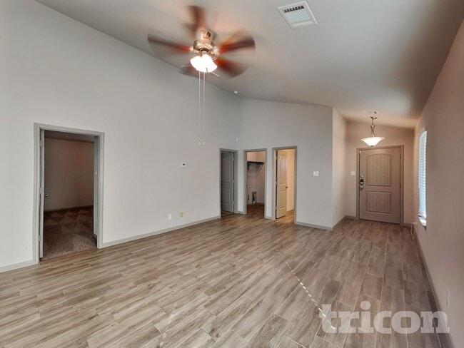 9845 Glen Brook Lane Magnolia TX in Magnolia, TX - Foto de edificio - Building Photo