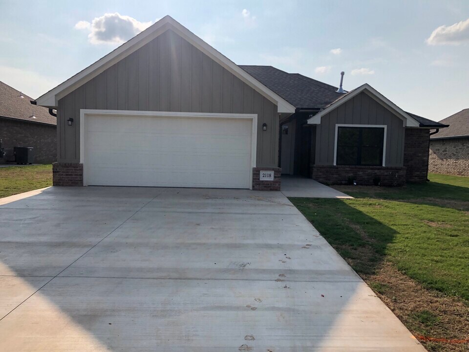 2118 N Grandview St in Stillwater, OK - Building Photo