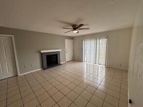 545 Canary Ln in Red Oak, TX - Building Photo - Building Photo